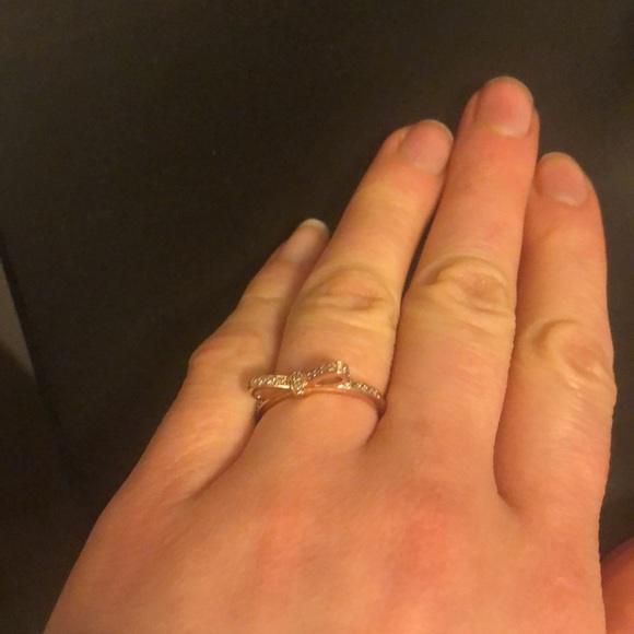 Size 7 pandora rose gold bow ring - Picture 2 of 3